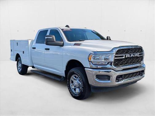 2023 RAM 2500 Tradesman Crew Cab 4x4 8' Box