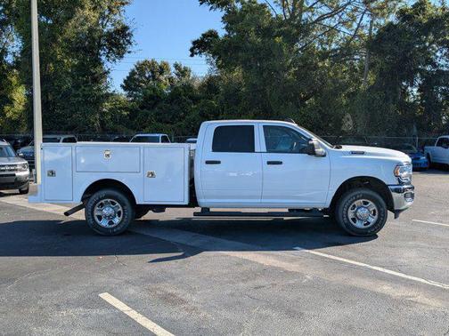 2023 RAM 2500 Tradesman Crew Cab 4x4 8' Box