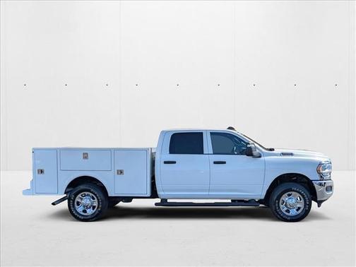 2023 RAM 2500 Tradesman Crew Cab 4x4 8' Box