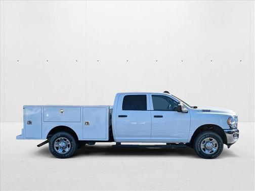 2023 RAM 2500 Tradesman Crew Cab 4x4 8' Box