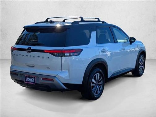 2022 Nissan Pathfinder SL 2WD