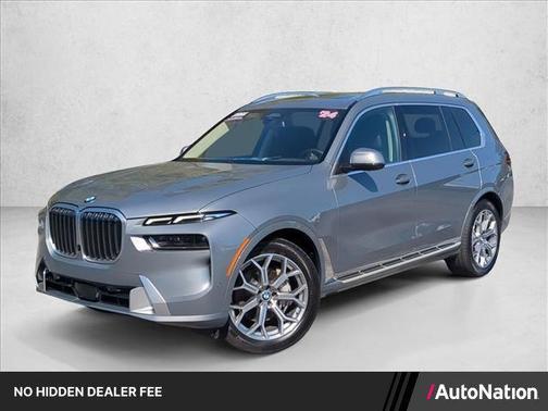 Gray 2024 BMW X7 xDrive40i