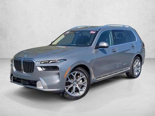 Gray 2024 BMW X7 xDrive40i