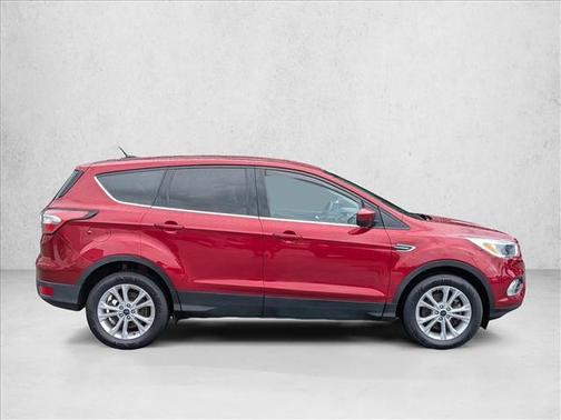 Ruby Red Metallic Tinted Clearcoat 2017 Ford Escape SE