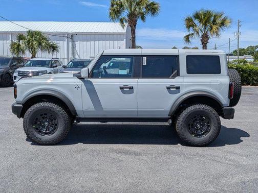 Avalanche Gray 2026 Ford Bronco Outer Banks