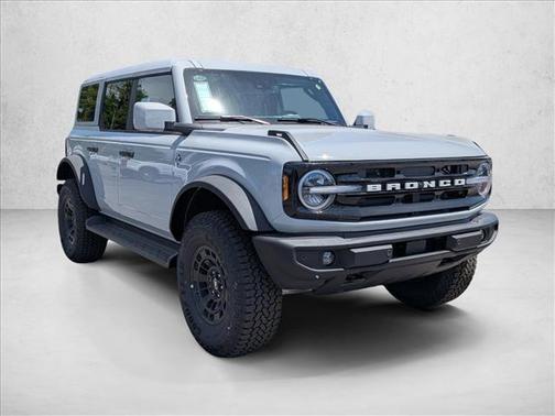 Avalanche Gray 2026 Ford Bronco Outer Banks