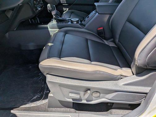 Avalanche Gray 2026 Ford Bronco Outer Banks
