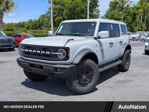 Avalanche Gray 2026 Ford Bronco Outer Banks