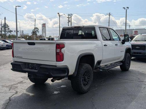 2024 Chevrolet Silverado 2500 4WD Crew Cab Standard Bed ZR2