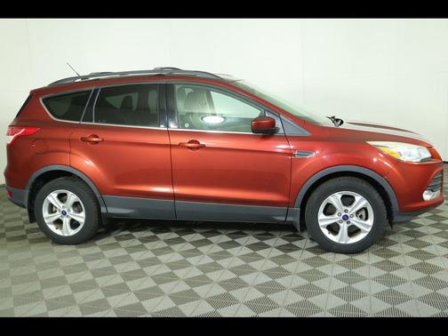 Sunset 2016 Ford Escape SE