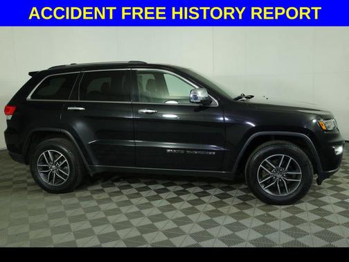 Diamond Black Crystal Pearlcoat 2017 Jeep Grand Cherokee Limited
