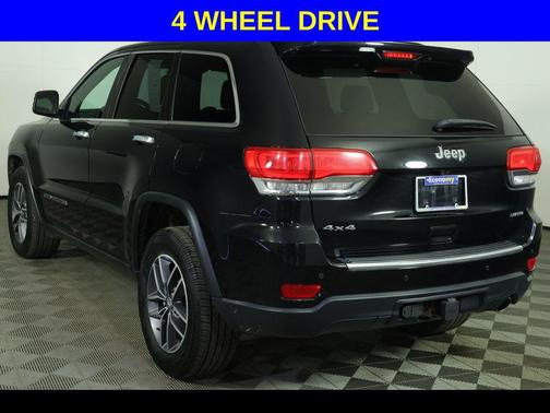 Diamond Black Crystal Pearlcoat 2017 Jeep Grand Cherokee Limited