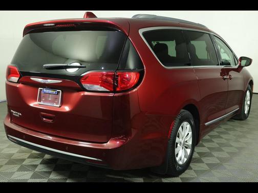 2018 Chrysler Pacifica Touring-L