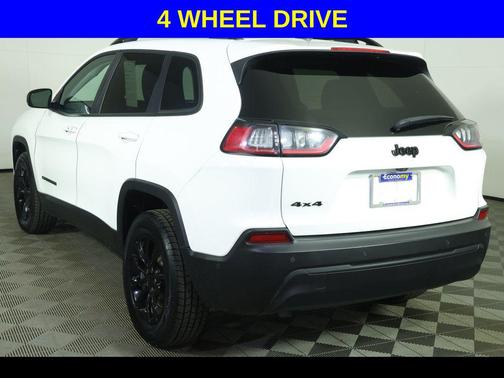 Bright White Clearcoat 2023 Jeep Cherokee Altitude