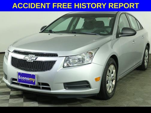 Silver Ice Metallic 2014 Chevrolet Cruze LS