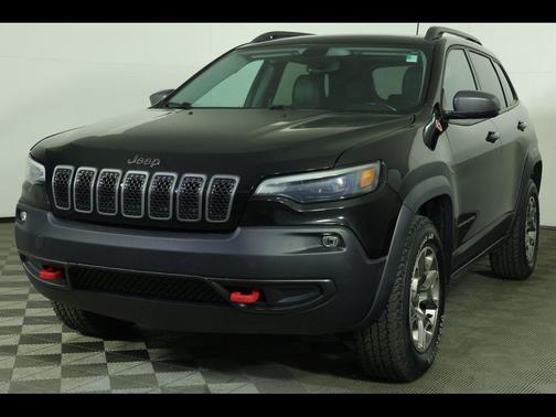 Diamond Black Crystal Pearlcoat 2020 Jeep Cherokee Trailhawk