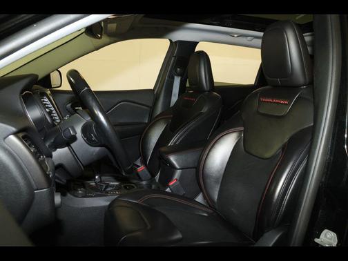 Diamond Black Crystal Pearlcoat 2020 Jeep Cherokee Trailhawk