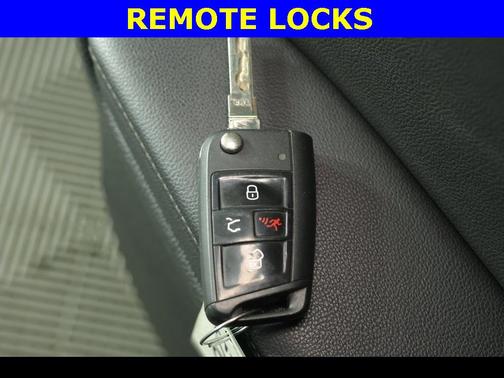 2015 Volkswagen Golf SportWagen TSI S 4-Door