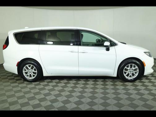 2017 Chrysler Pacifica LX