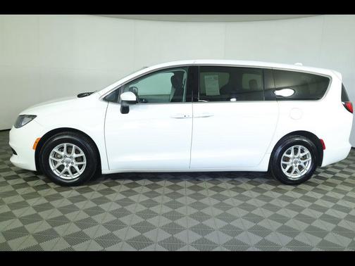 2017 Chrysler Pacifica LX