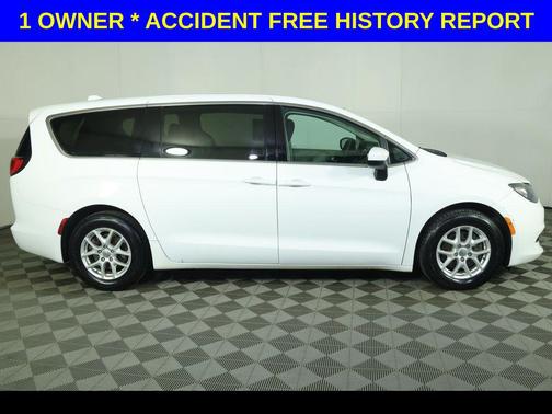 2017 Chrysler Pacifica LX