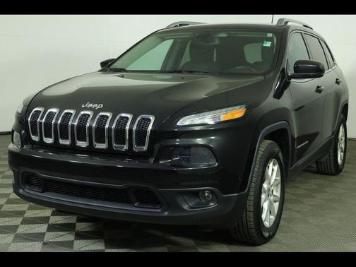 Brilliant Black Crystal Pearlcoat 2016 Jeep Cherokee Latitude