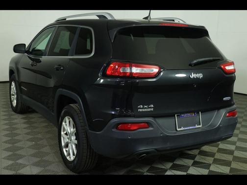 Brilliant Black Crystal Pearlcoat 2016 Jeep Cherokee Latitude