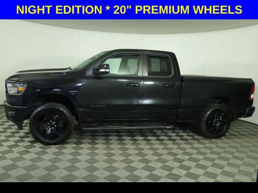Diamond Black Crystal Pearlcoat 2022 RAM 1500 Big Horn/Lone Star