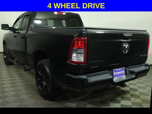 Diamond Black Crystal Pearlcoat 2022 RAM 1500 Big Horn/Lone Star