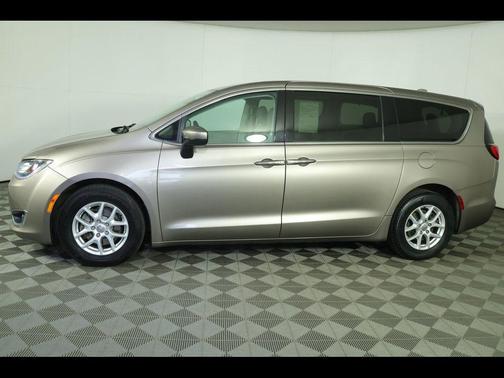 Molten Silver 2017 Chrysler Pacifica Touring