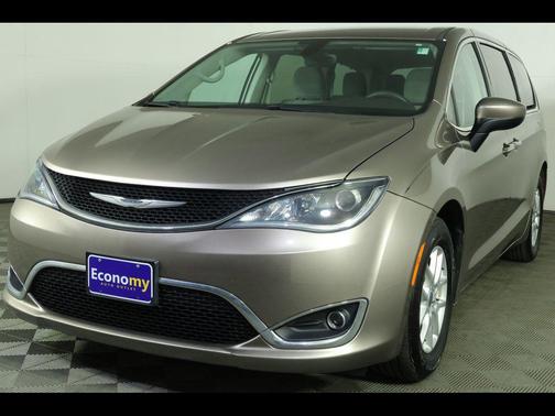 Molten Silver 2017 Chrysler Pacifica Touring