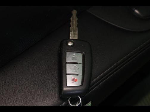 Gun Metallic 2019 Nissan Rogue Sport S