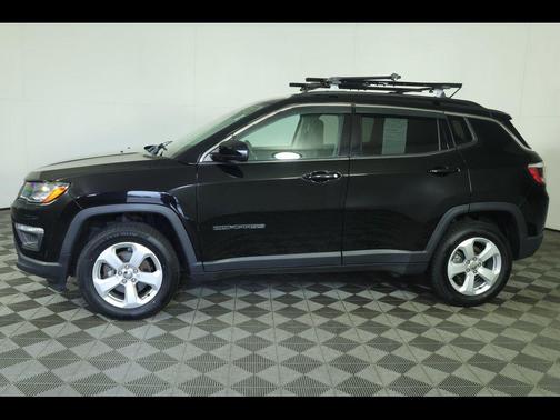 Diamond Black Crystal Pearlcoat 2020 Jeep Compass Latitude