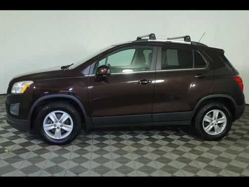 Deep Espresso Metallic 2016 Chevrolet Trax LT