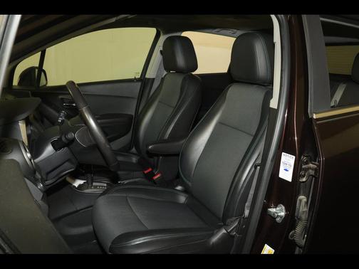 Deep Espresso Metallic 2016 Chevrolet Trax LT
