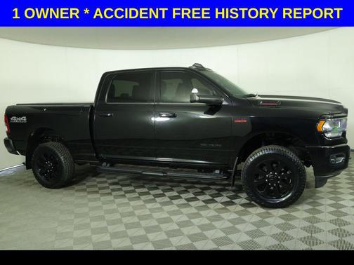 Diamond Black Crystal Pearlcoat 2020 RAM 2500 Big Horn Crew Cab 4x4 6'4' Box