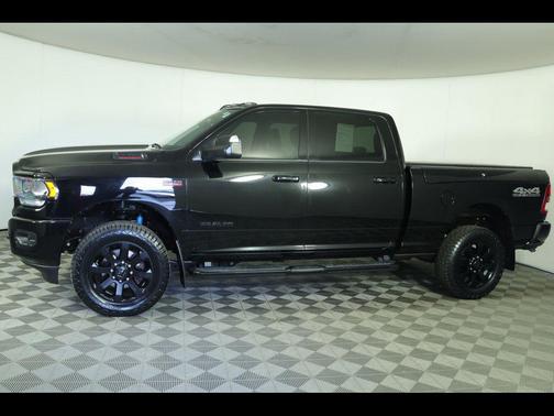 Diamond Black Crystal Pearlcoat 2020 RAM 2500 Big Horn Crew Cab 4x4 6'4' Box