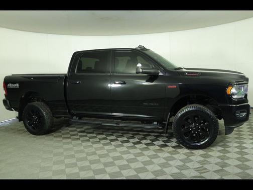 Diamond Black Crystal Pearlcoat 2020 RAM 2500 Big Horn Crew Cab 4x4 6'4' Box