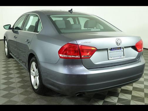 2012 Volkswagen Passat 2.5 SE