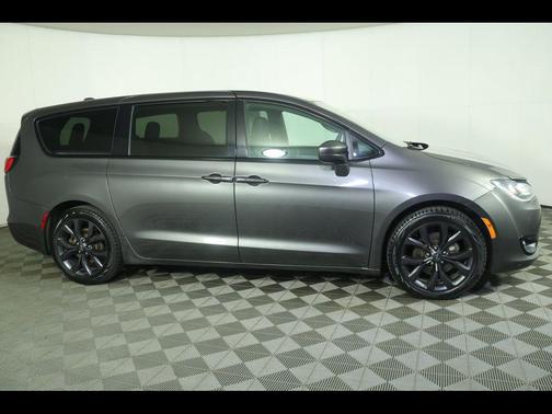 2018 Chrysler Pacifica Touring Plus