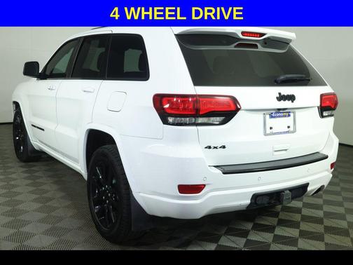 Bright White Clearcoat 2017 Jeep Grand Cherokee Altitude