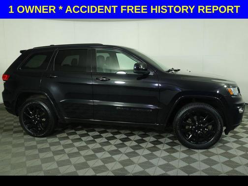 Diamond Black Crystal Pearlcoat 2018 Jeep Grand Cherokee Altitude