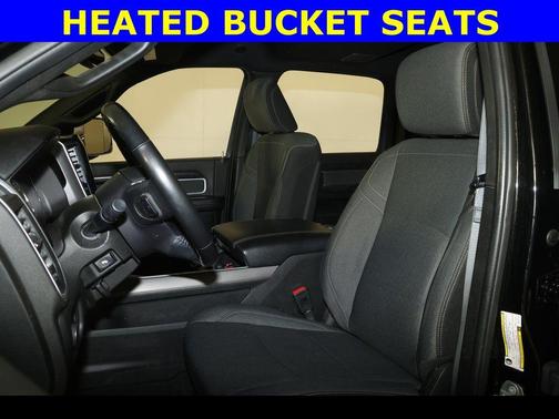 Diamond Black Crystal Pearlcoat 2022 RAM 2500 Big Horn Crew Cab 4x4 6'4' Box