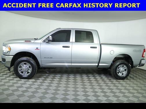 2022 RAM 2500 Tradesman Crew Cab 4x4 6'4' Box