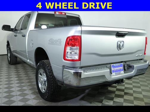 2022 RAM 2500 Tradesman Crew Cab 4x4 6'4' Box