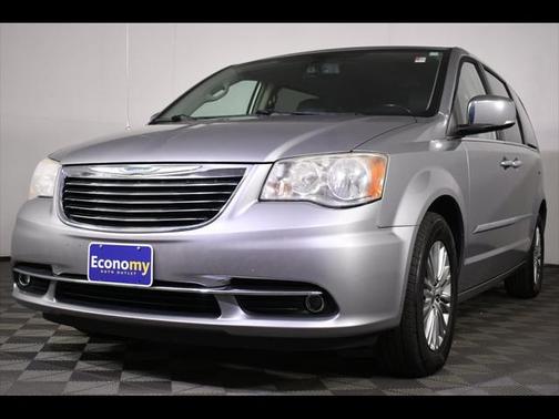 2015 Chrysler Town & Country Touring-L