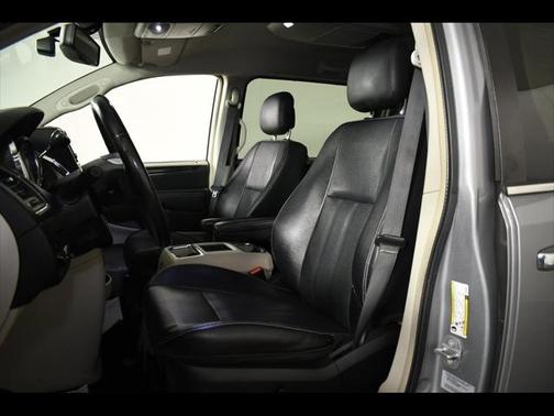 2015 Chrysler Town & Country Touring-L