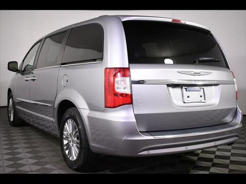 2015 Chrysler Town & Country Touring-L
