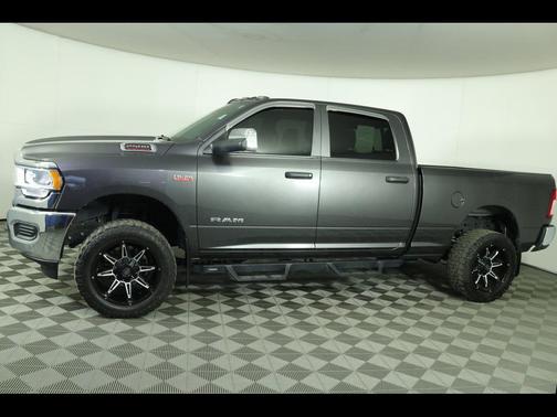 2022 RAM 2500 Tradesman Crew Cab 4x4 6'4' Box