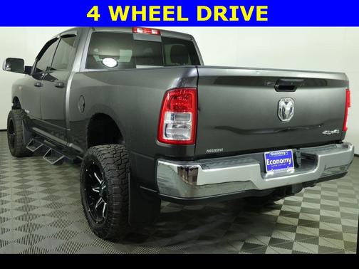 2022 RAM 2500 Tradesman Crew Cab 4x4 6'4' Box